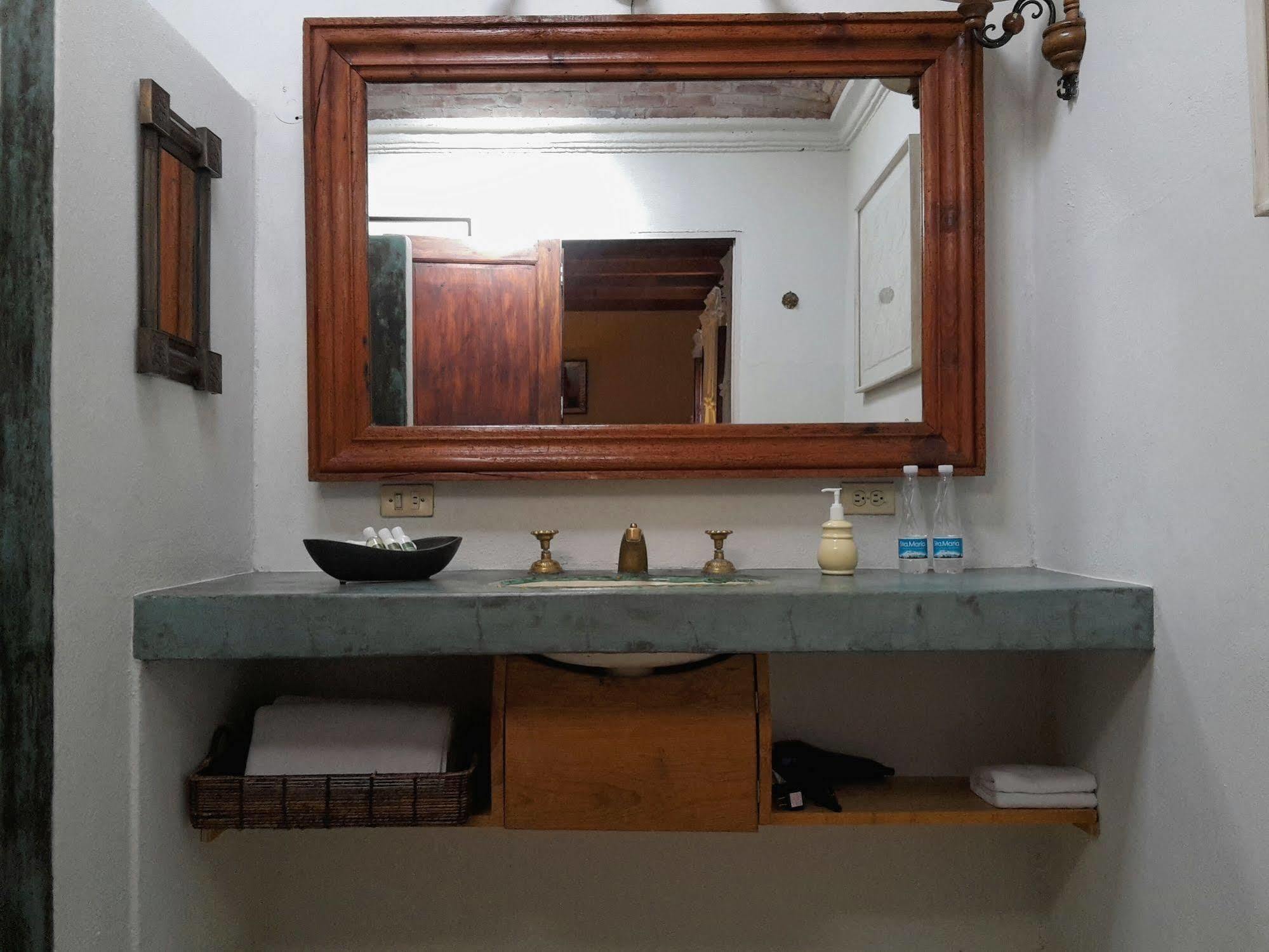 לינה וארוחת בוקר סאן מיגל דה אלנדה Casa Correo מראה חיצוני תמונה
